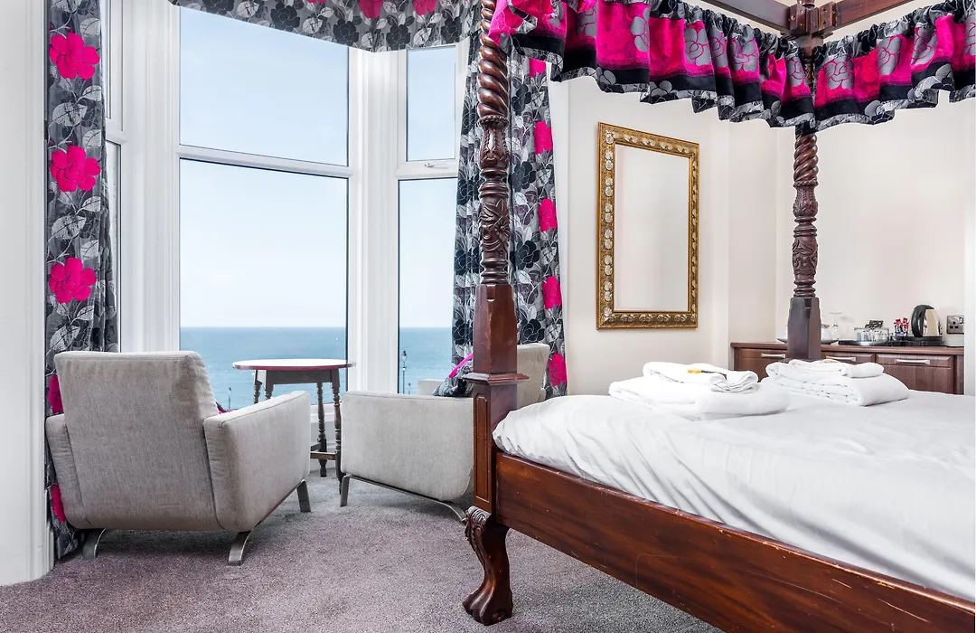 Riviera Guesthouse-1