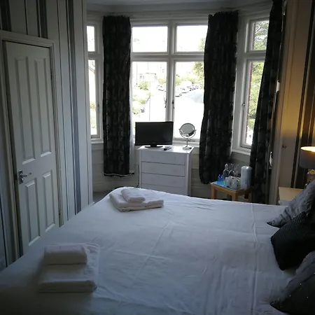 The Grove Guesthouse-3